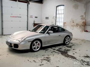 Afbeelding 3/11 van Porsche 911 Carrera 4S (2002)