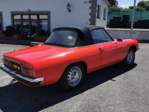 Image 2/33 of Alfa Romeo Spider 1300 (1976)