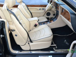 Image 33/50 of Bentley Azure (1997)