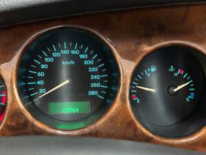 Afbeelding 16/17 van Jaguar XK8 4.0 (2002)