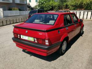 Image 3/10 de Alfa Romeo 75 1.8 (1991)