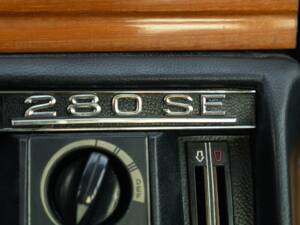 Image 40/50 of Mercedes-Benz 280 SE (1973)