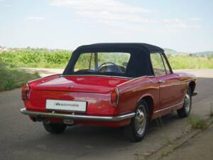 Image 3/29 of Innocenti Spider S (1966)