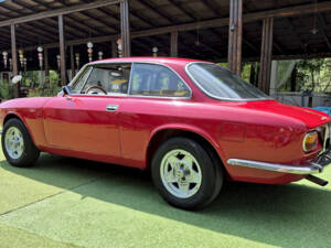 Image 14/50 de Alfa Romeo Giulia GT 1300 Junior (1971)