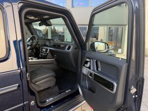 Image 19/30 of Mercedes-Benz G 500 (LWB) (2023)