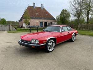 Image 3/7 of Jaguar XJ-S V12 (1990)