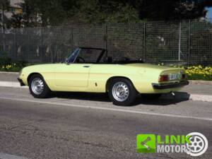 Image 9/10 of Alfa Romeo 2000 Spider Veloce (1975)