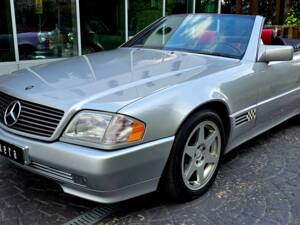 Image 2/61 of Mercedes-Benz SL 320 &quot;Mille Miglia&quot; (1995)