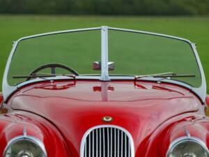 Image 16/37 of Jaguar XK 120 SE OTS (1954)