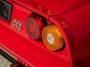 Image 29/50 de Ferrari 328 GTS (1987)