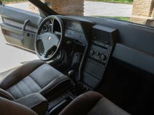 Image 21/50 de Alfa Romeo 164 2.0 (1991)