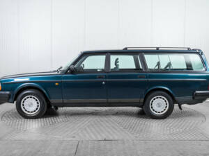 Image 9/50 of Volvo 245 Super Polar (1992)