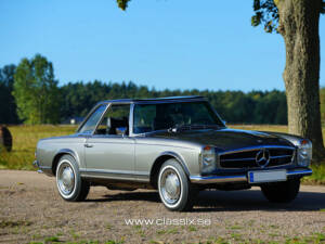 Image 25/34 of Mercedes-Benz 280 SL (1970)