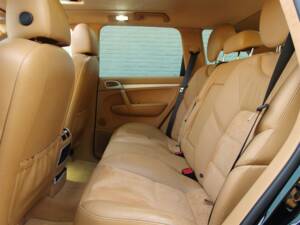 Image 66/98 of Porsche Cayenne GTS (2008)