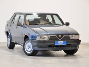 Bild 1/30 von Alfa Romeo 75 2.0 Twin Spark (1988)