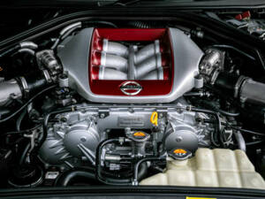 Bild 15/37 von Nissan GT-R Black Edition (2016)