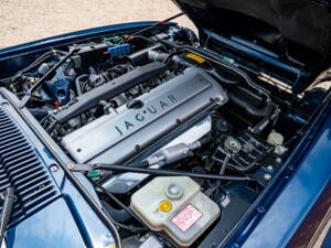 Image 34/38 of Jaguar XJS 4.0 (1995)