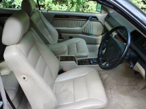 Bild 11/22 von Mercedes-Benz E 320 (1994)