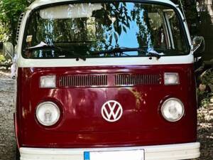 Immagine 4/4 di Volkswagen T2b Deluxe (1974)