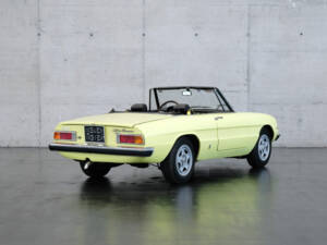 Image 4/24 of Alfa Romeo Spider 1300 Junior (1972)