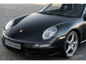 Image 13/29 of Porsche 911 Carrera 4S (2008)