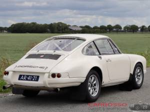 Image 22/50 of Porsche 911 R (1967)