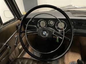 Image 21/29 of BMW 1800 (1966)