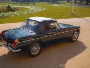 Image 29/50 of MG MGB GT (1974)