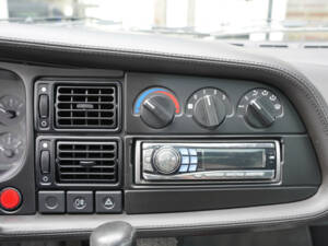 Image 20/50 of Jaguar XJ 220 (1993)