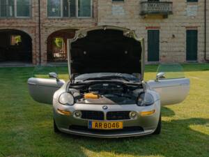 Image 145/185 of BMW Z8 (2001)
