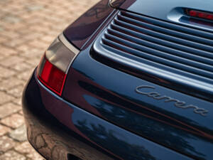 Image 18/41 de Porsche 911 Carrera (2000)