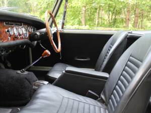 Image 13/23 of Sunbeam Alpine Mk V (1966)