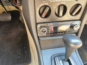 Image 6/12 of Mercedes-Benz 200 (1982)