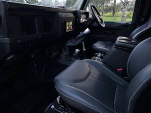 Image 44/62 de Land Rover Defender 90 (2003)