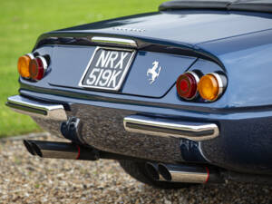 Image 37/50 of Ferrari 365 GTS&#x2F;4 Daytona (1971)