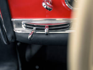 Image 28/38 of Mercedes-Benz 300 SL &quot;Gullwing&quot; (1955)