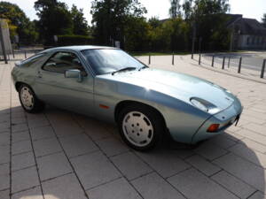 Afbeelding 17/70 van Porsche 928 S (1985)