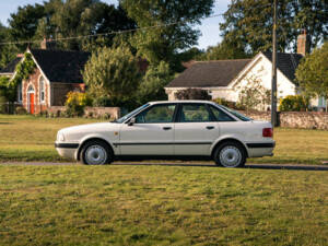 Image 20/50 of Audi 80 - 2.0 E (1993)