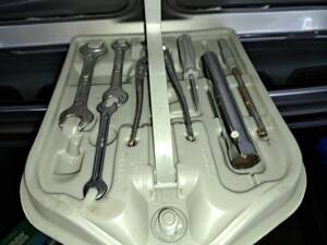 Image 15/15 of BMW 325e (1987)