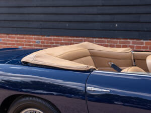 Image 33/68 of Aston Martin DB 6 Volante (1967)