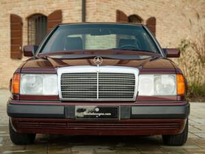 Image 3/50 of Mercedes-Benz 300 CE-24 (1991)