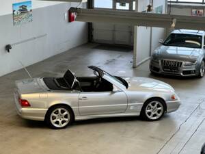 Image 40/82 of Mercedes-Benz SL 500 &quot;Silver Arrow&quot; (2001)