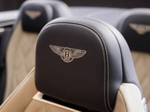 Imagen 33/41 de Bentley Continental GTC W12 (2014)