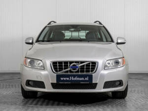 Image 14/50 de Volvo V70 D3 (2010)