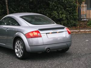 Immagine 18/50 di Audi TT 1.8 T quattro (2006)