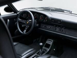 Image 22/25 of Porsche 911 Turbo 3.3 (1991)