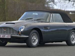 Bild 23/50 von Aston Martin DB 6 Vantage Volante (1969)