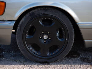 Image 30/95 of Mercedes-Benz 560 SEC (1985)