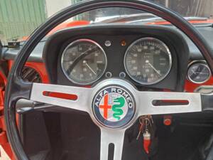 Image 21/43 of Alfa Romeo 1600 Spider Duetto (1966)