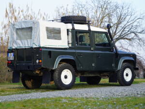 Bild 6/38 von Land Rover Defender 110 (2005)